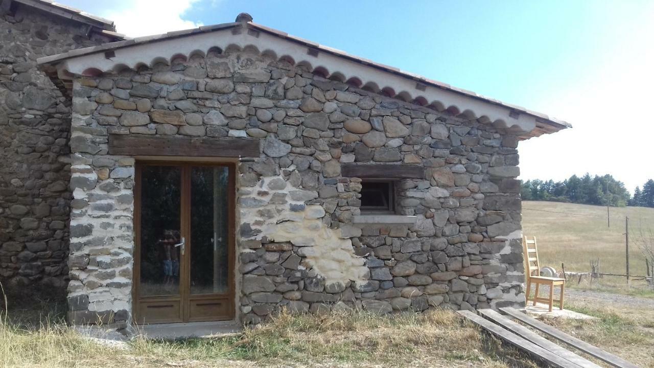 Nid De Poussins Daire Vaumeilh Dış mekan fotoğraf